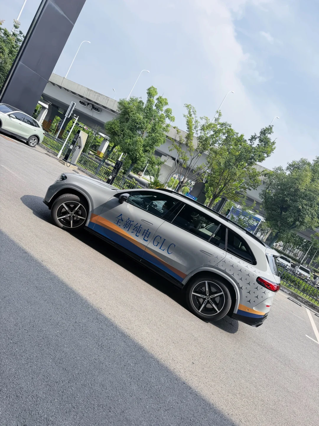 奔驰纯电GLC