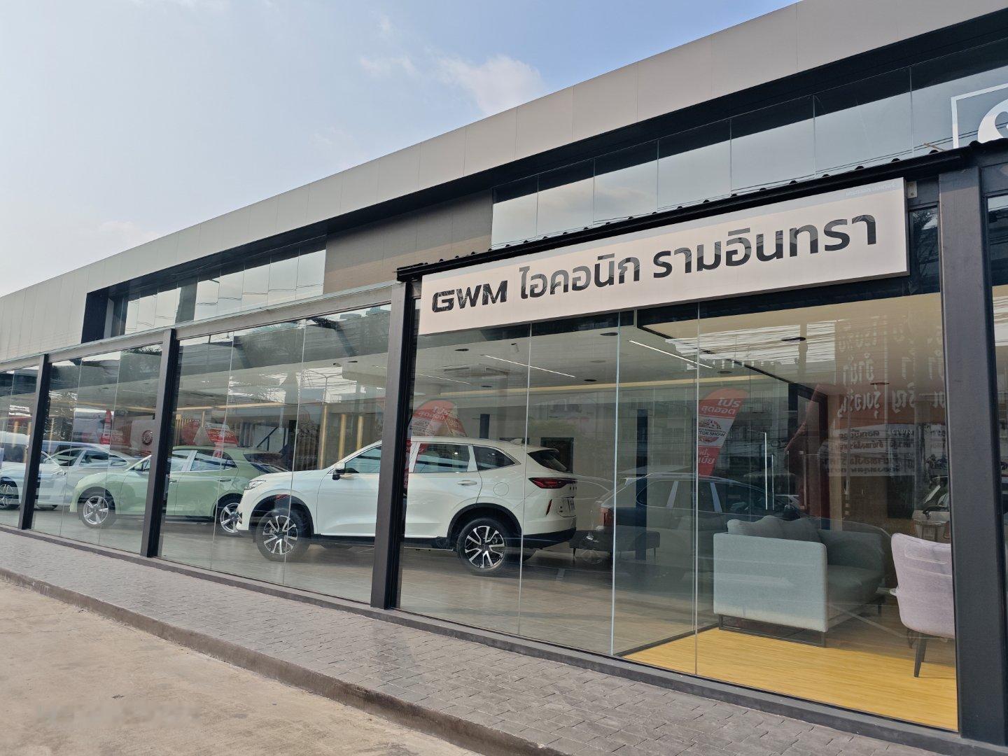 长城在泰国的4S店，比国内的店时髦一些，长城在泰国定位也比国内更高端价格更贵。如