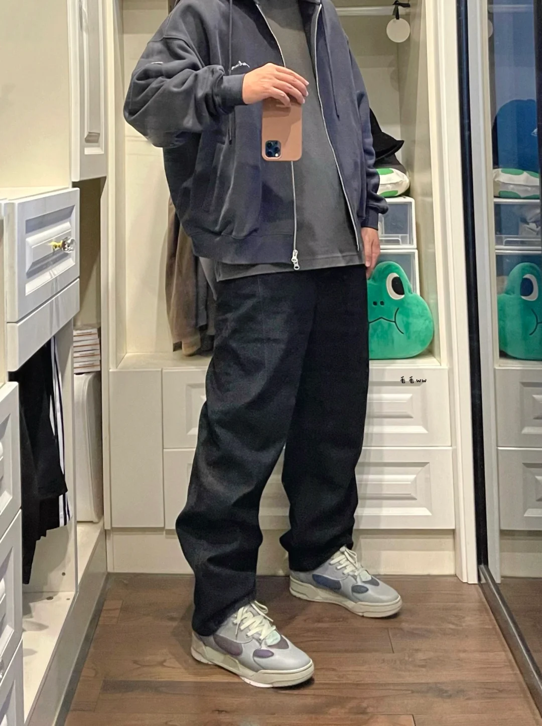 高级灰色系｜牛仔裤穿搭