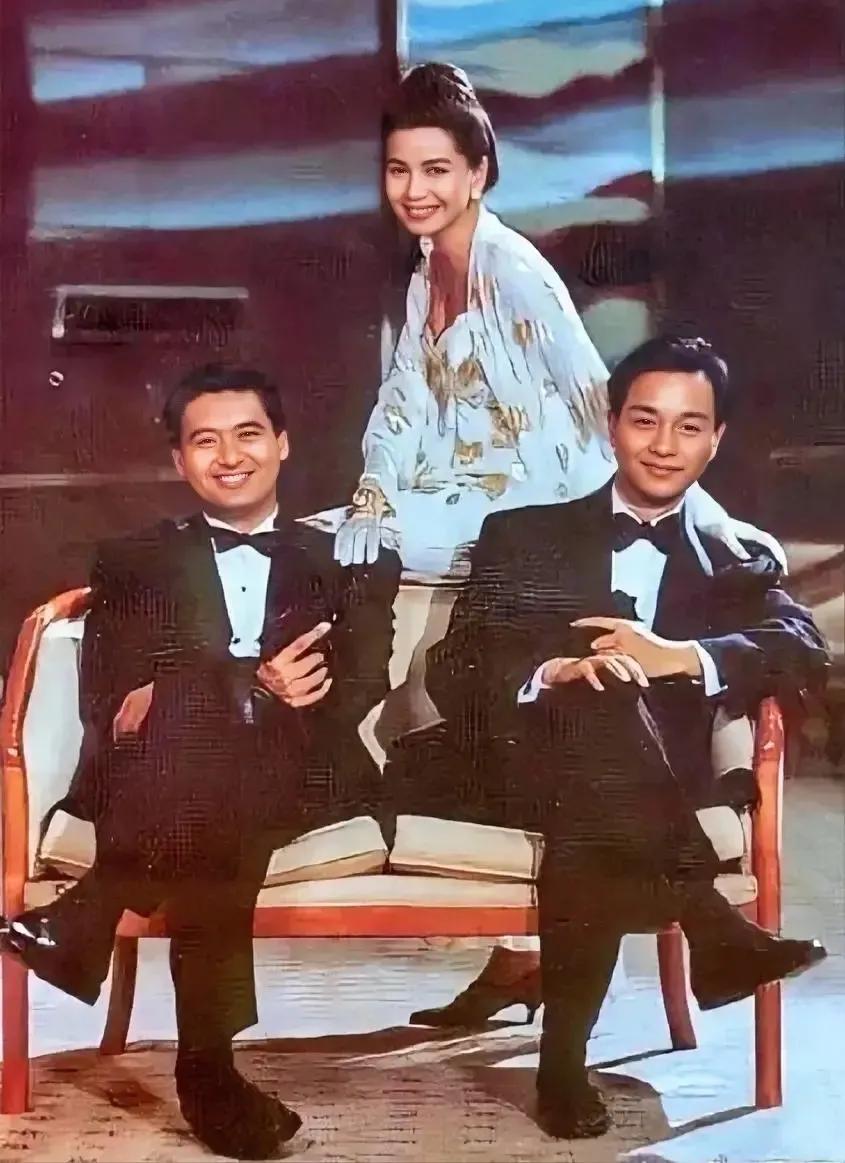 她是张国荣口中"美到犯规"的女子。钟楚红的美，从不是刻意雕琢的假面，而是眼波流转