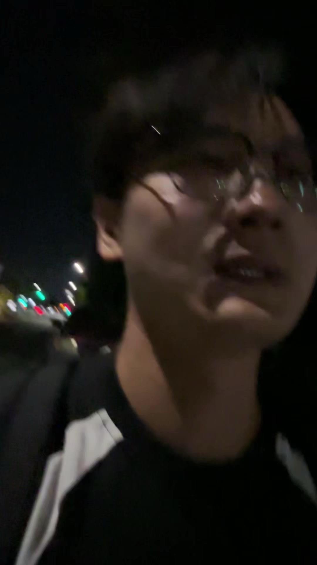 长相普通怎么能追到高颜值女友？很多人好奇我长相不算出众，为什么交往的女友都是高颜