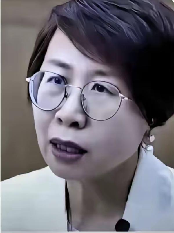 赵宏这种人太多了
人前一套，背后一套，说的比唱的还好听，天天把仁义道德挂在嘴边，