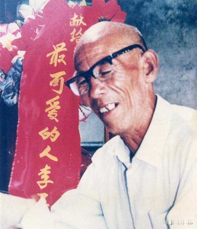 1990年李玉安送子当兵却被拒绝，为求公道无奈求助老部队，自曝身份竟是40年前登