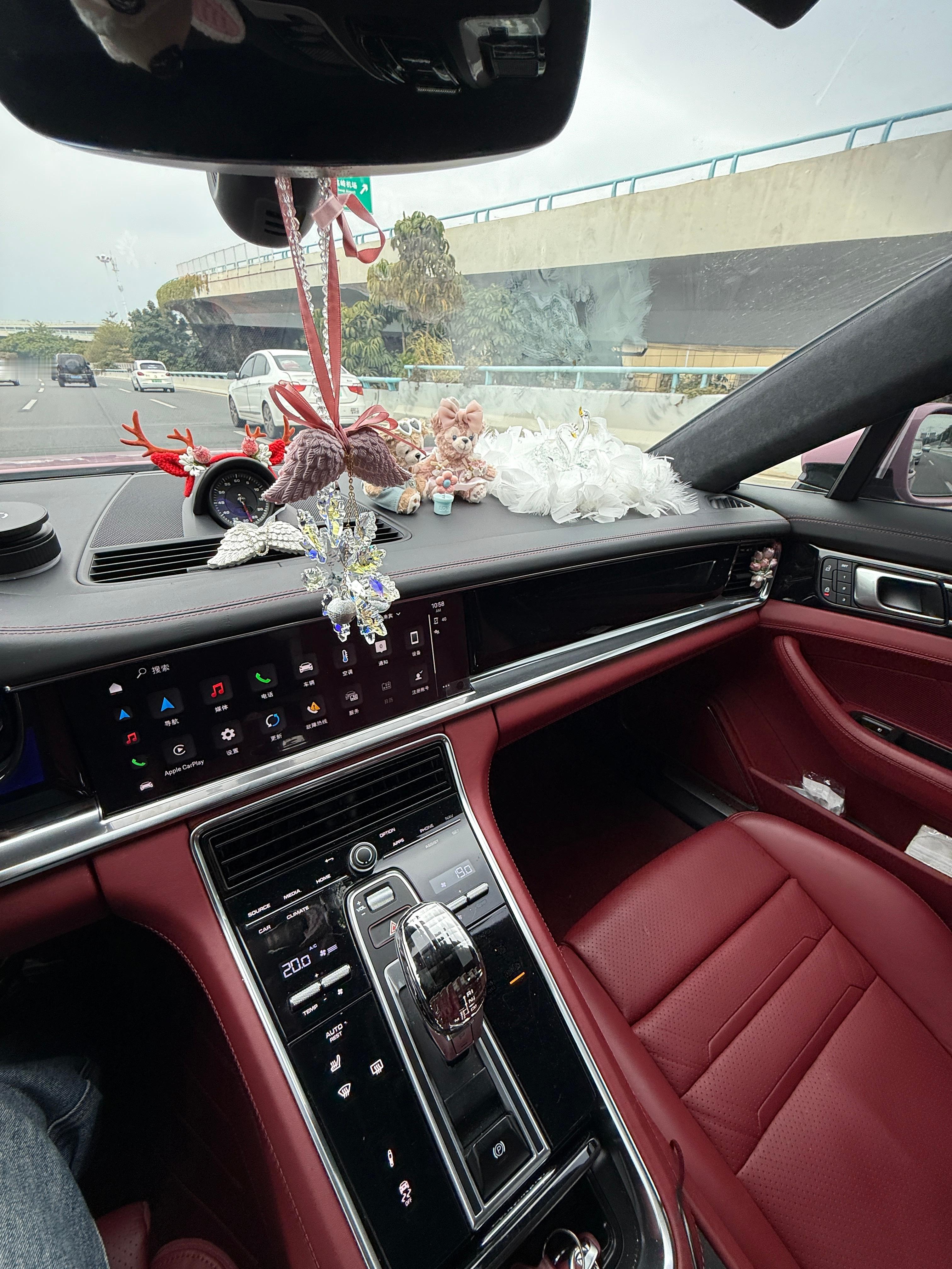 女生开的车就是不一样，整得这么卡哇伊车内还香香的 厦门