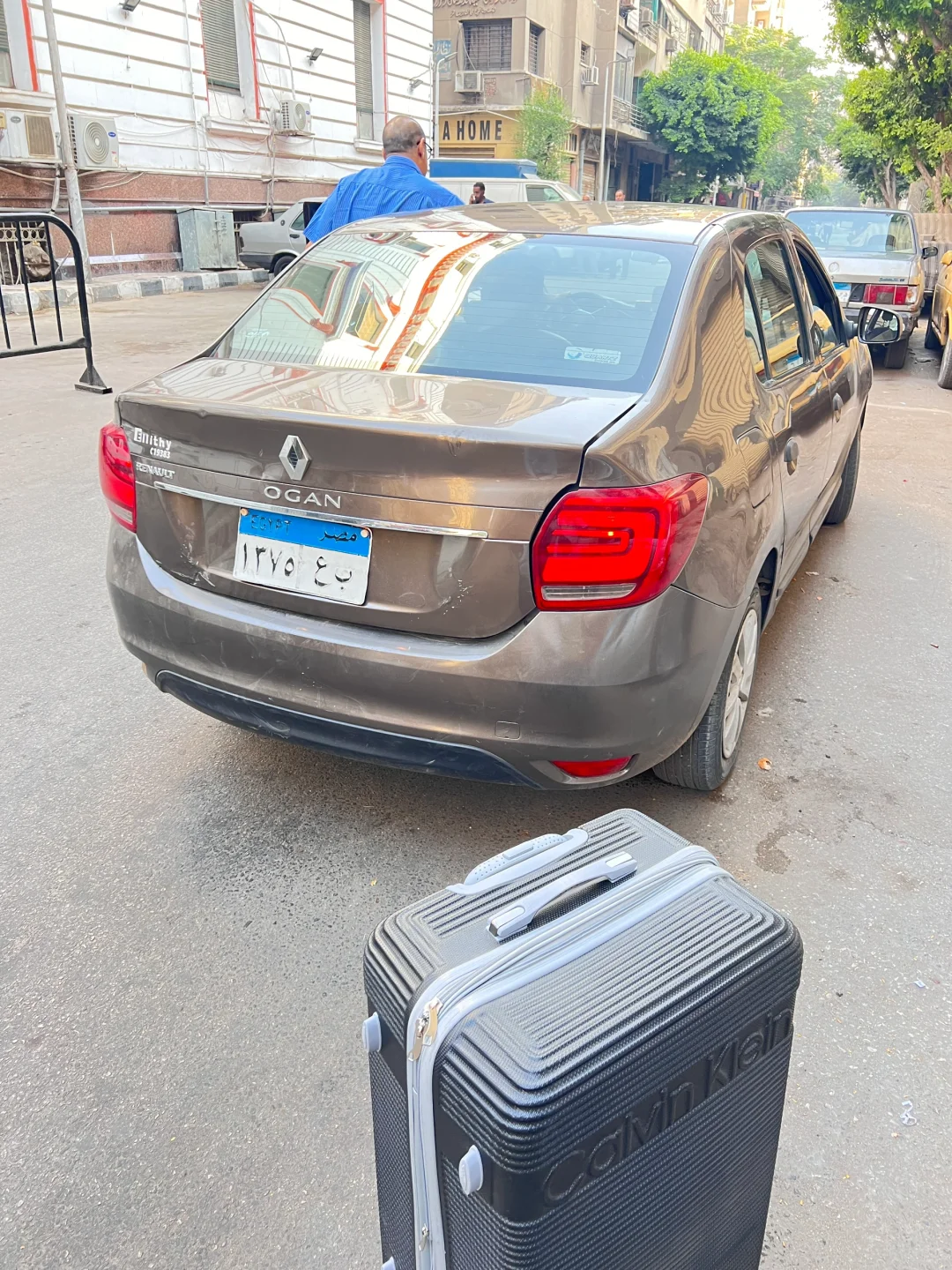 打车行李箱忘在Uber车上，联系客服成功找回