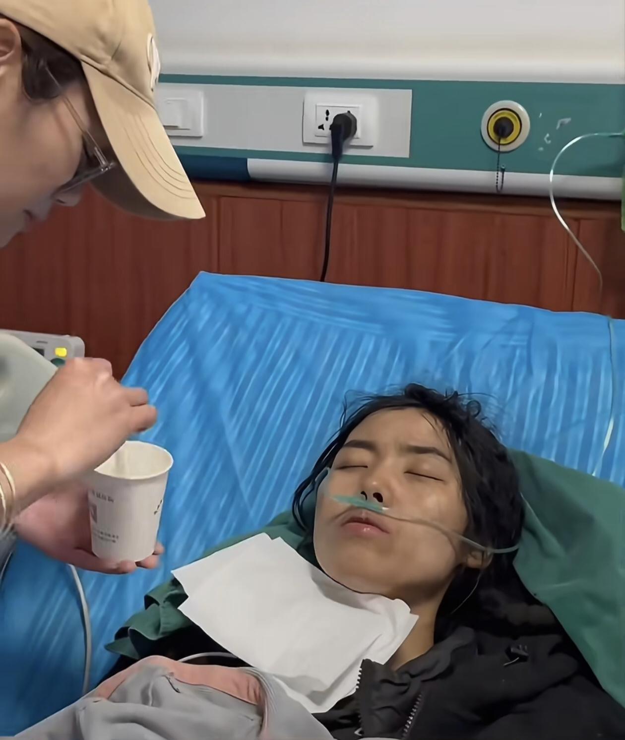 冷美人坚持37天获8666元

冷美人作为张家界七星山荒野求生挑战赛唯一女性选手