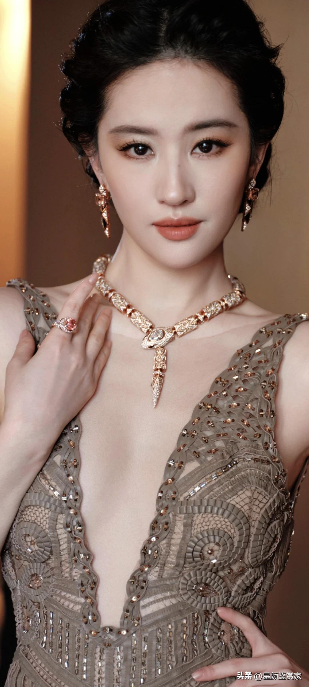 刘亦菲最新造型～
宝格丽活动上的流苏裙女神！