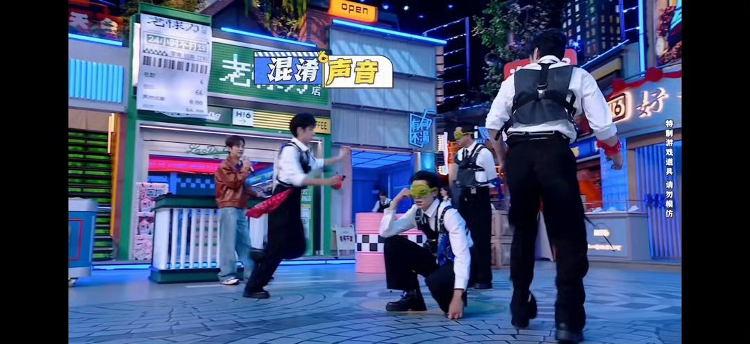 任敏开启神隐模式任敏躲藏是有点功夫在身上的你好星期六 神探从旁边路过都没发现，任