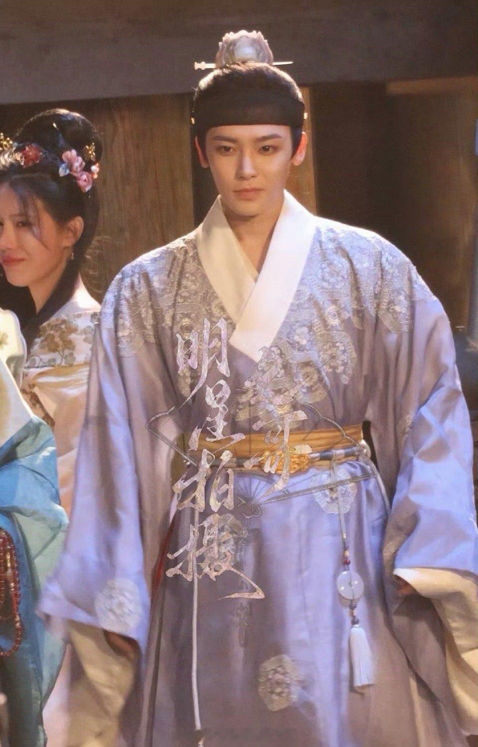 侯明昊碧血蝉生图路透 谁懂啊，看到侯明昊在电视剧《碧血蝉》的新路透，已经不受控的