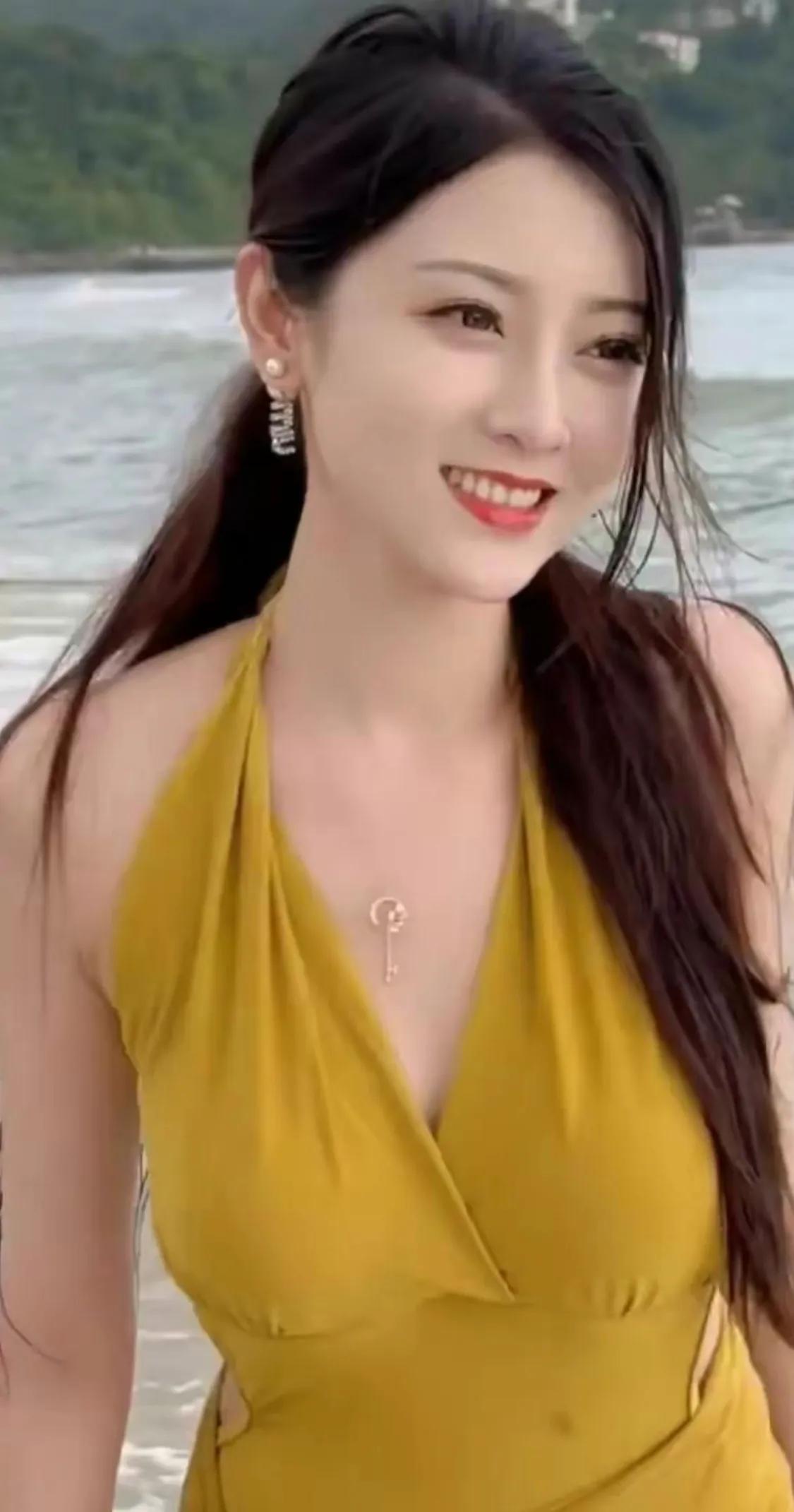 永远不要怪别人不帮你，也永远别怪他人不关心你。

活在世上，我们都是独立的个体，