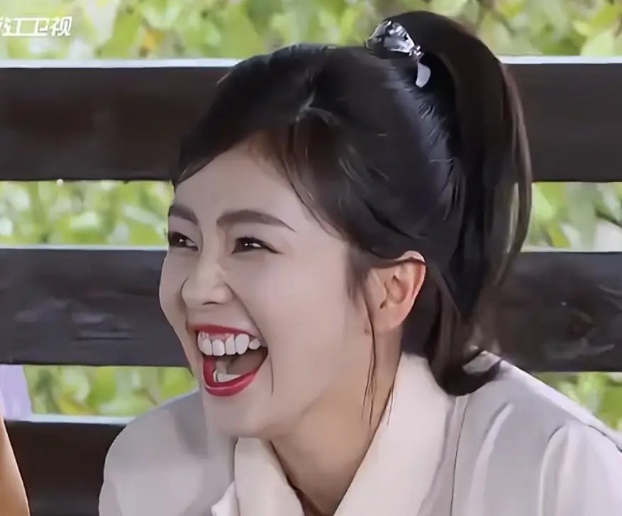 白鹿的牙好出戏，实在是太大了 ​​​