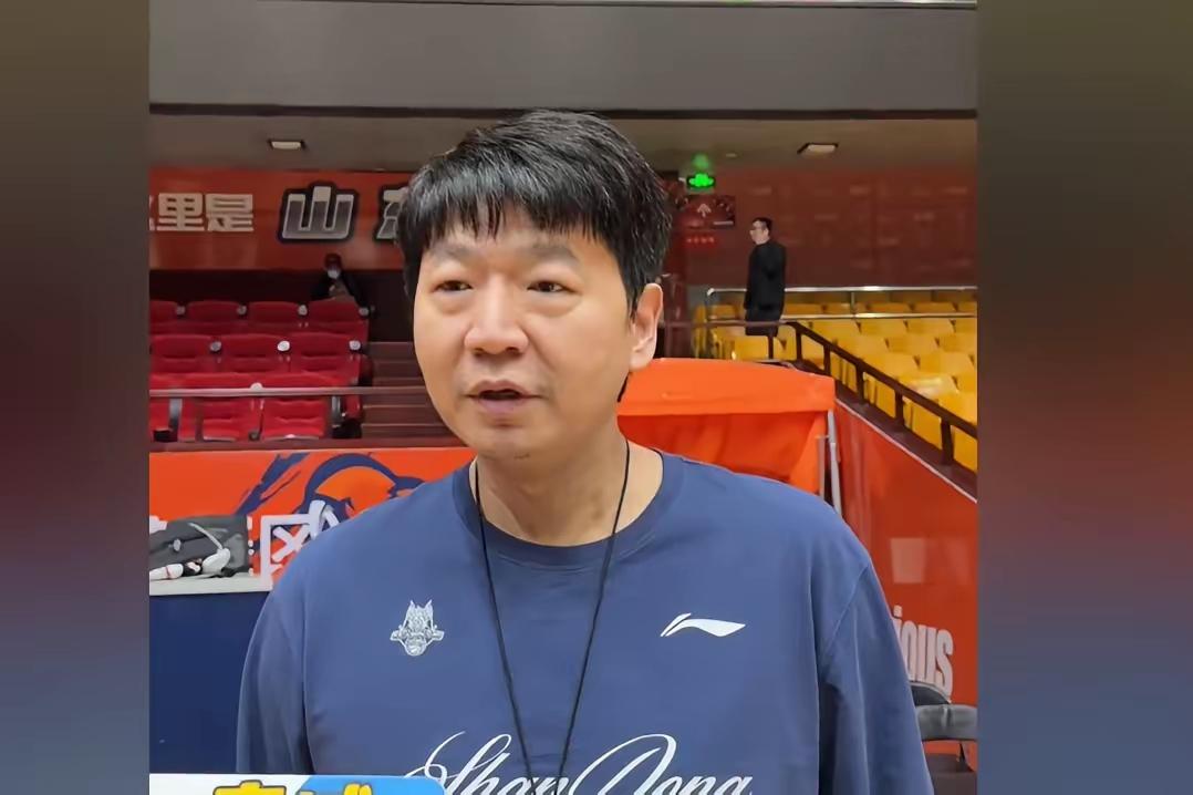 邱彪不吃这一套！
​据山东体育媒体人透露，大外援克里斯通过经纪人向山东男篮示好，