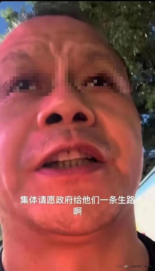 武汉爆发“人机大战”！当地出租车司机集体抗议，恳请政府给自己一条“活路”，我们到