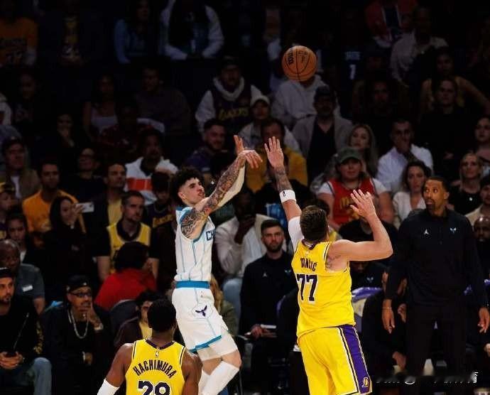 鲍尔也要走了？
自从拉梅洛鲍尔被黄蜂选中后，无论状态好坏，只要能打球，即使是伤愈