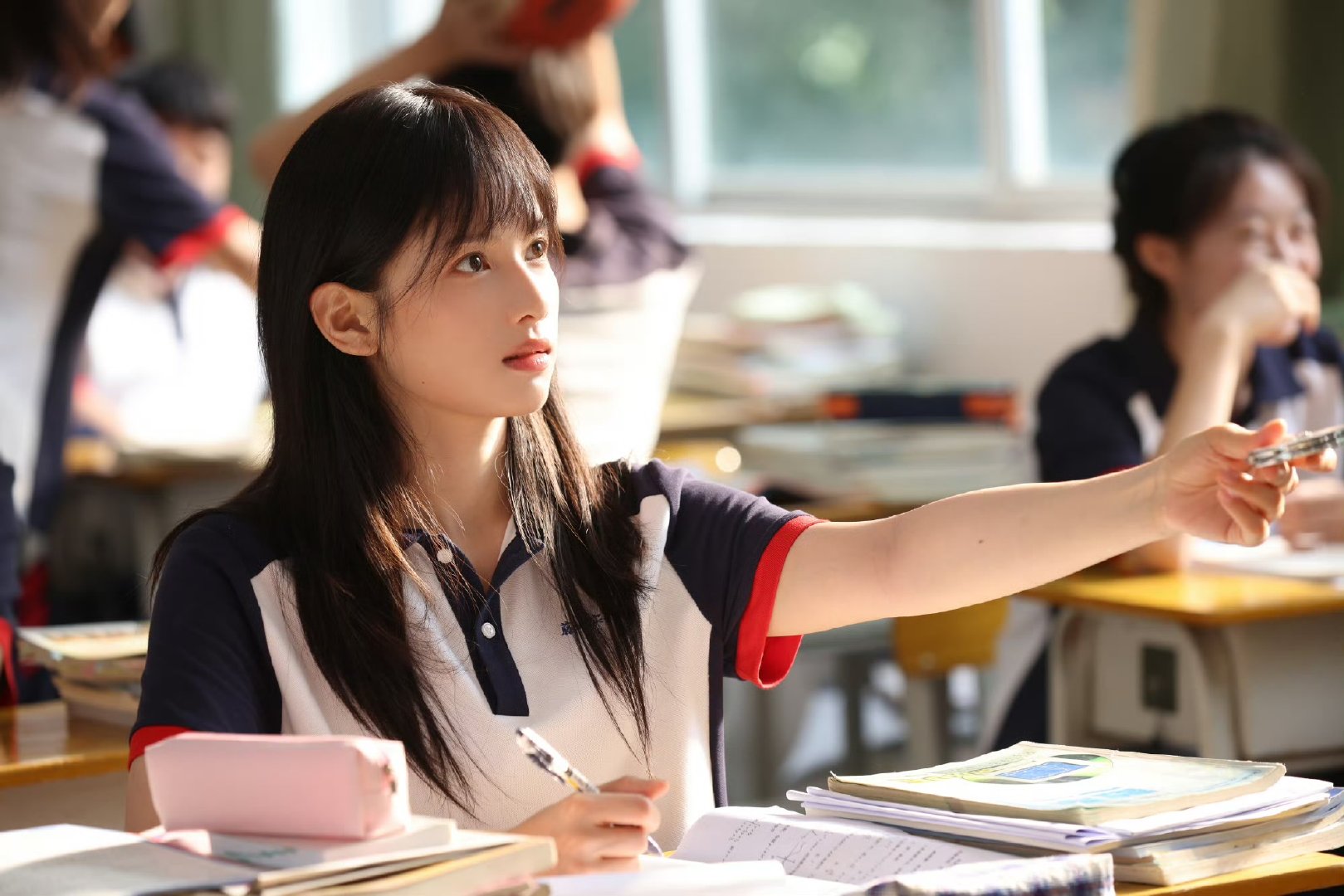 张婧仪演员的可塑性张婧仪演白富美和穷学生都有说服力自带舒展大气的骨相，戏路跨度很