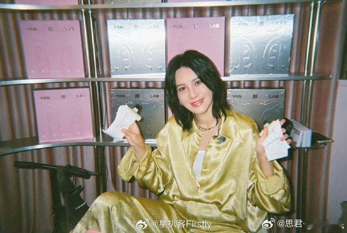 尚雯婕[超话]尚雯婕 不用起就有范儿巴黎合伙人名场面巴黎合伙人 不是刻意摆姿势，