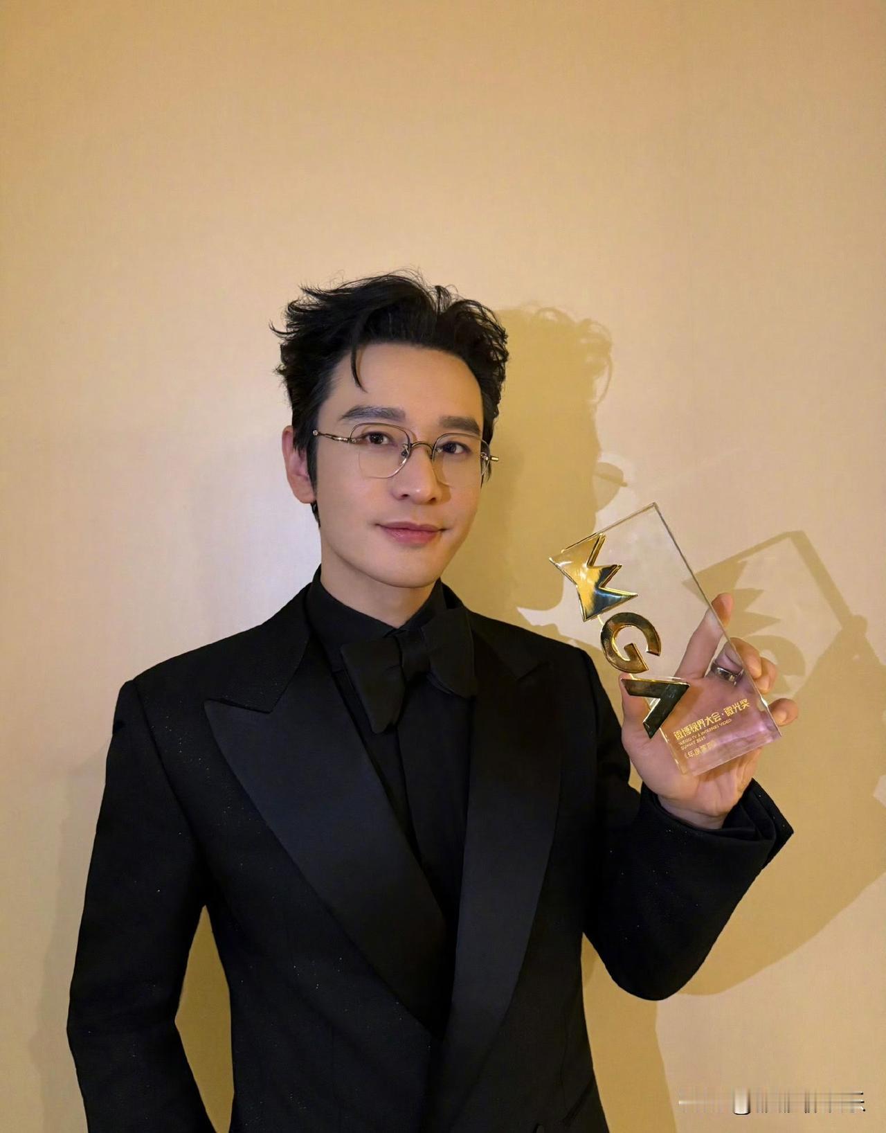 黄晓明曝出自己的一种习惯，大家都共鸣了。

近日，黄晓明在综艺节目《今夜喜友秀》