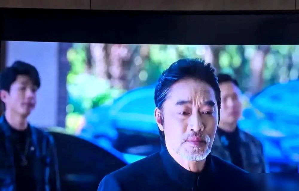 追《罚罪2》追出了一种精神分裂，王挺张桐一露脸我屏住呼吸，流量脸一晃过我瞬间开启