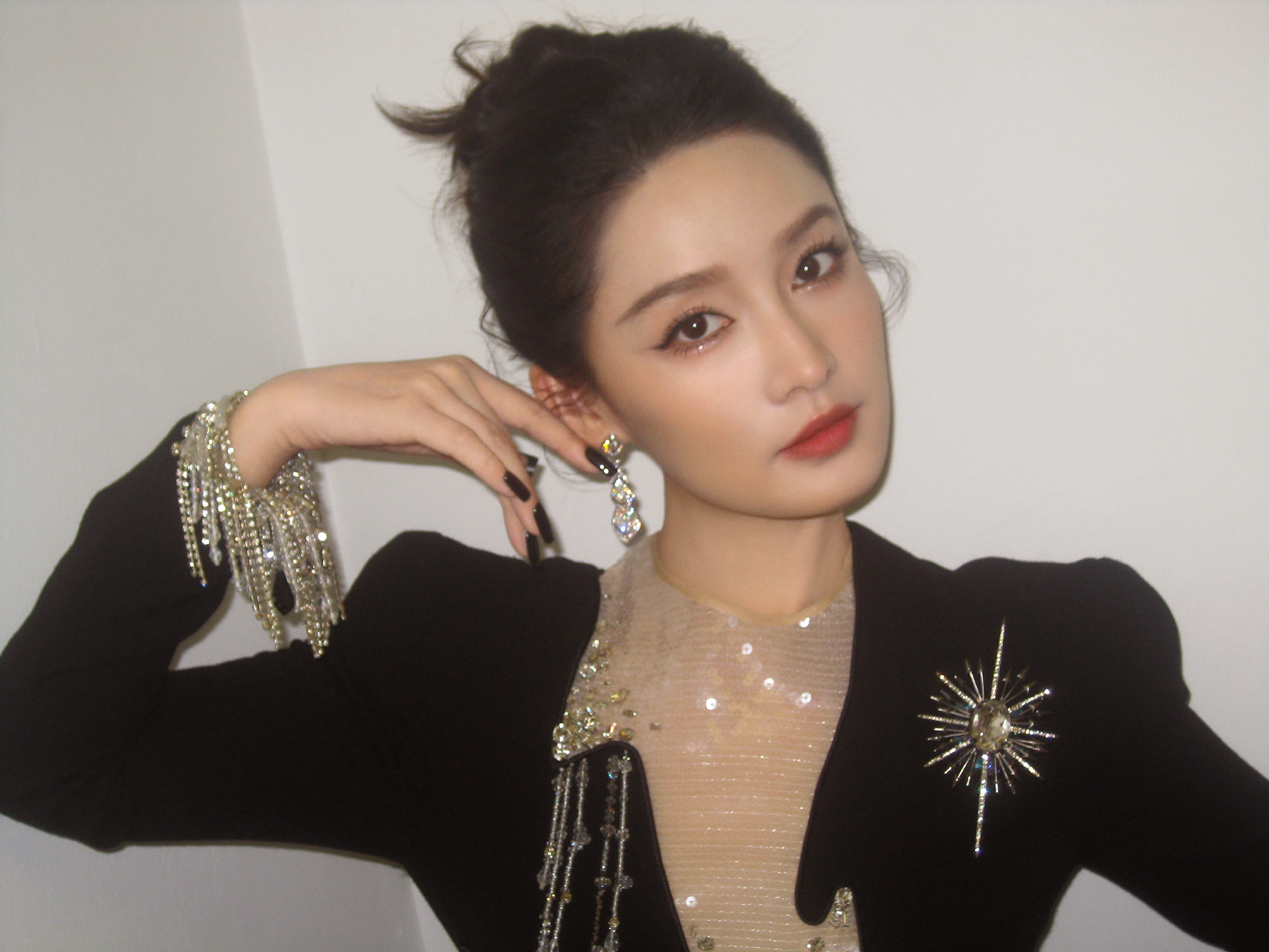 遇见李沁就嫁了吧[来抱抱]告诉我沁！！今天特别特别特别美！！ ​​​