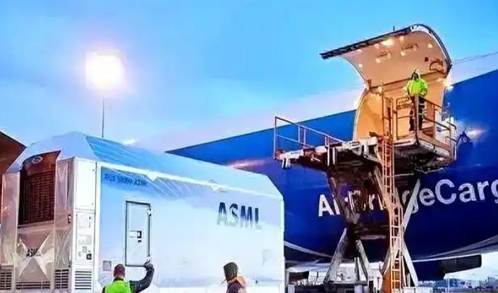 多国轮番向中国发难，争相索要电动车锂电池等核心技术，态度之嚣张令人愤慨！
 
想