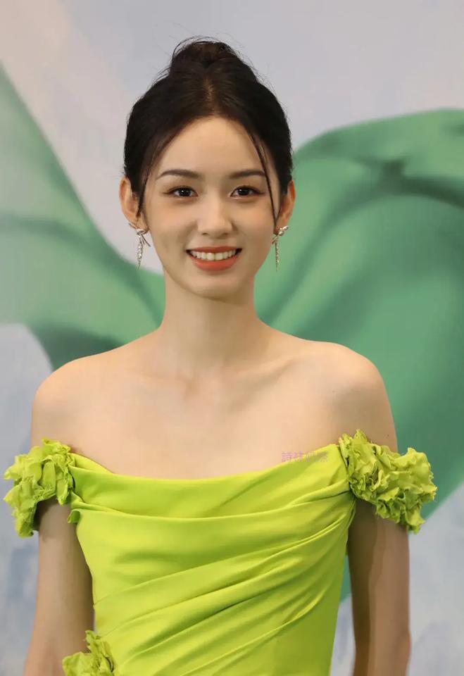 有哪些美女让人过目难忘？ 一眼沦陷的神级美图 女生怎么穿搭彰显气质 崂山北九水冰