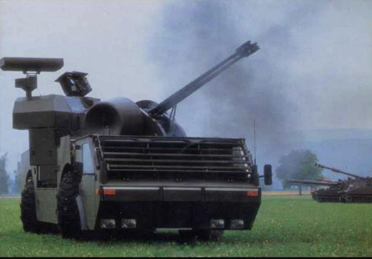 瑞士厄利孔GDF D03，又称“Escorter 35”，是冷战后期推出的35毫