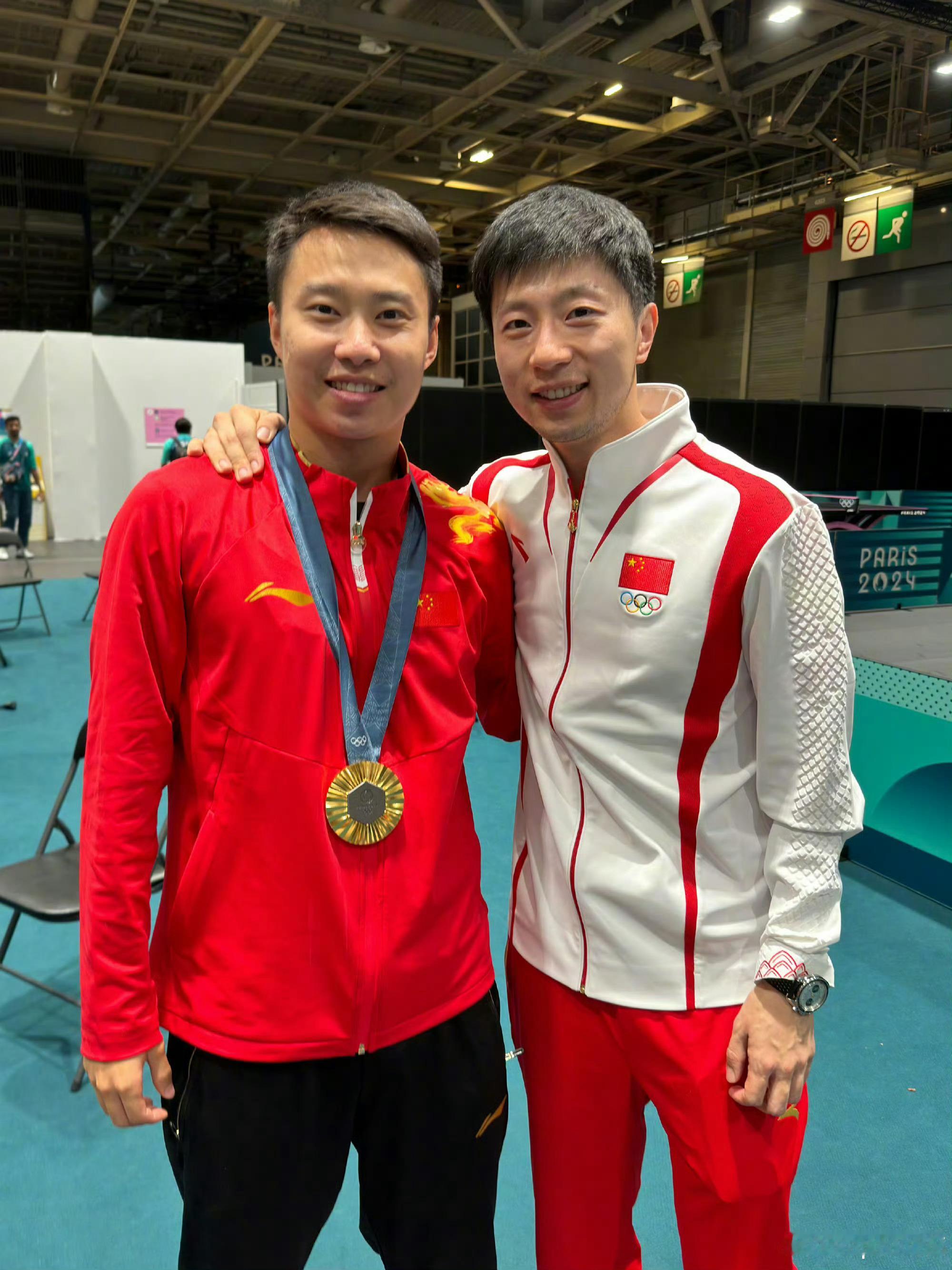一年前的合影only bro and bro马龙team就俩人 ​​​