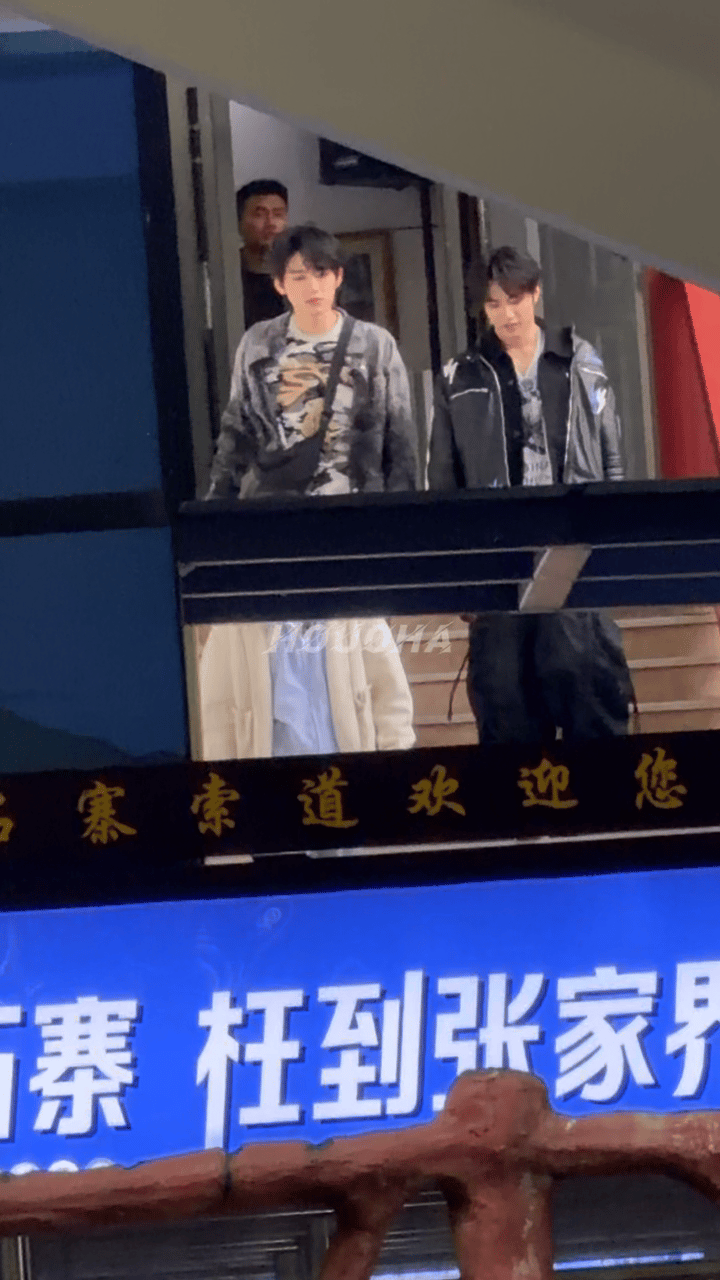 这个空气一直在挤我们家孩子 有人管管吗？ 