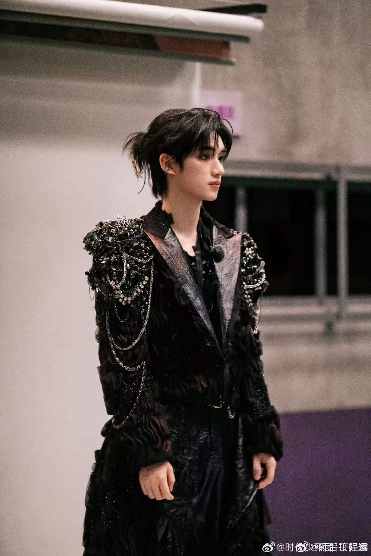 丁程鑫脱衣服听取哇声一片丁程鑫脱衣服孙千金靖起哄开始推理吧综艺名场面预定！丁程鑫