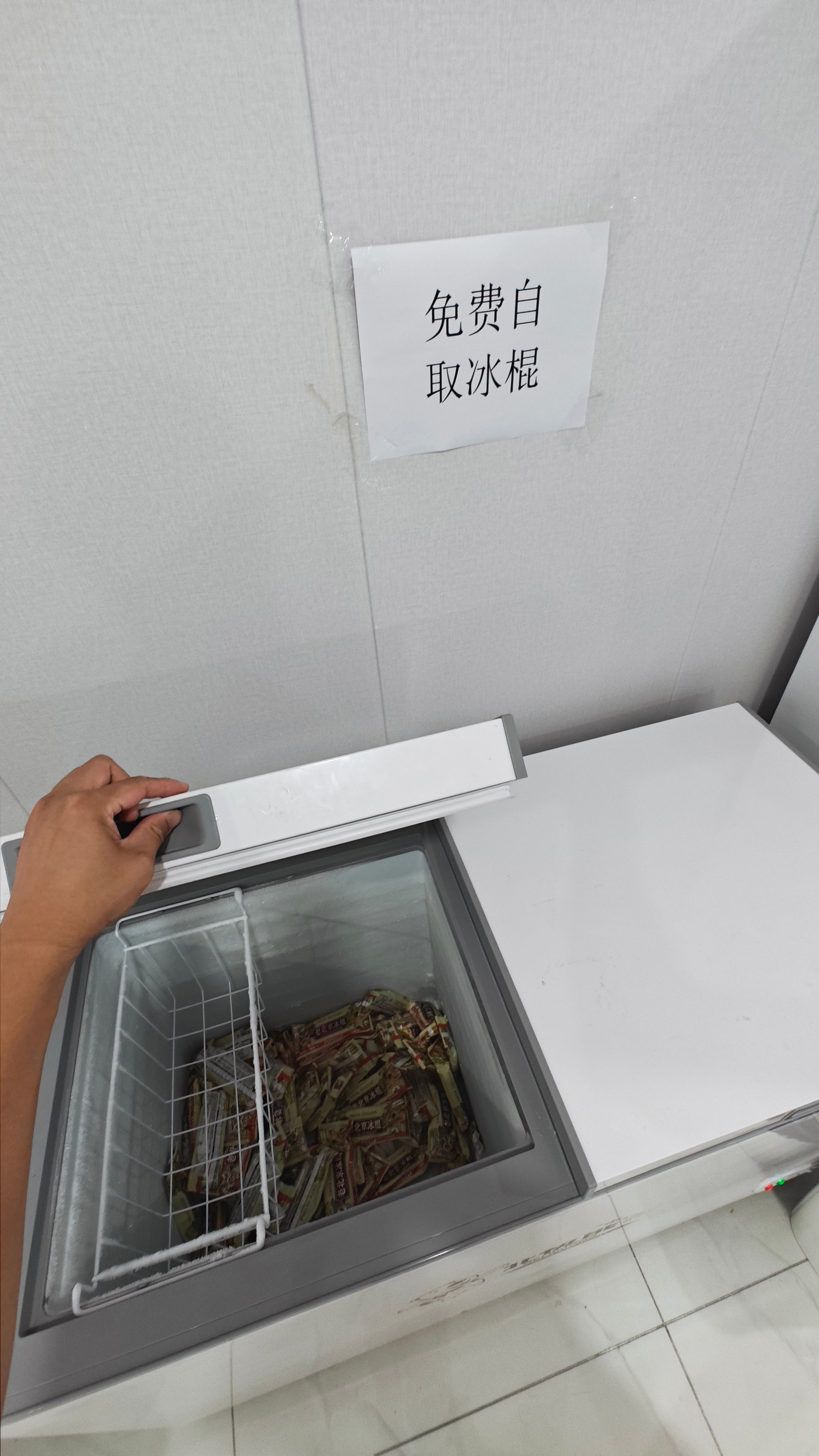 感谢新能源车！！！现在老旧燃油车去验车，不但效率极高态度极好，而且大厅还提供免费