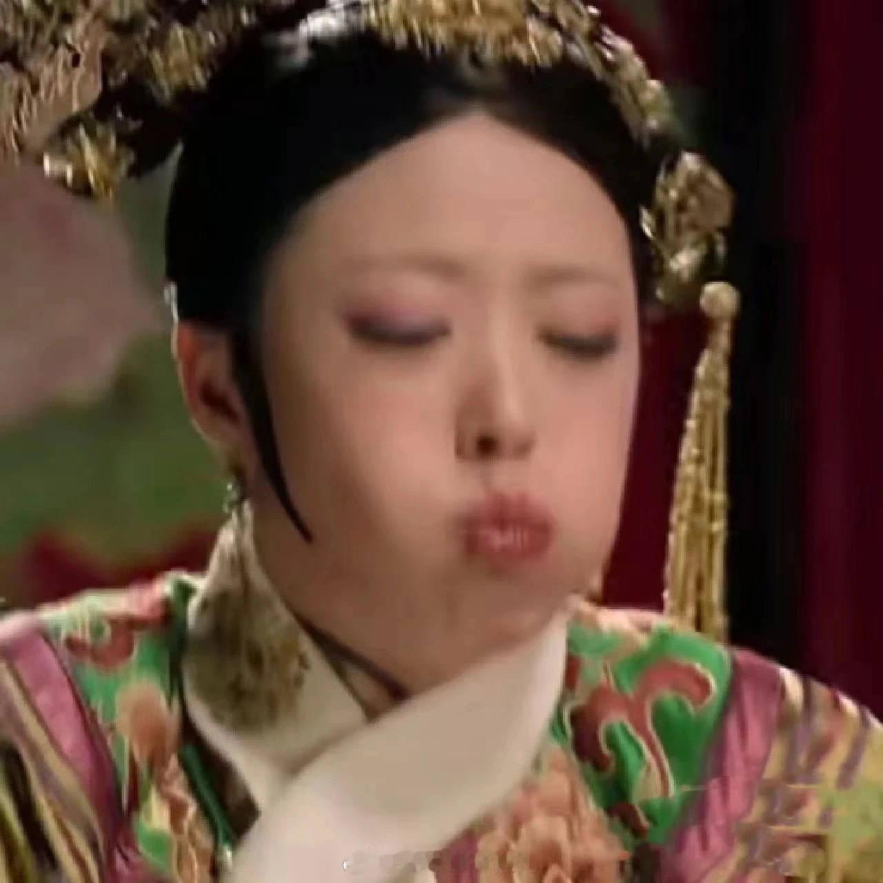 我真b溃了，这个世界还有正常人吗我请问，短短十秒我要用一生来治愈，谁老公谁牵走行