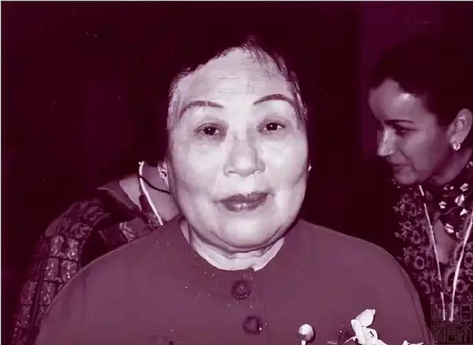 1940年，18岁的袁竹林被日军轮番糟蹋，后来她怀孕了，日军得知后，逼迫她躺倒在