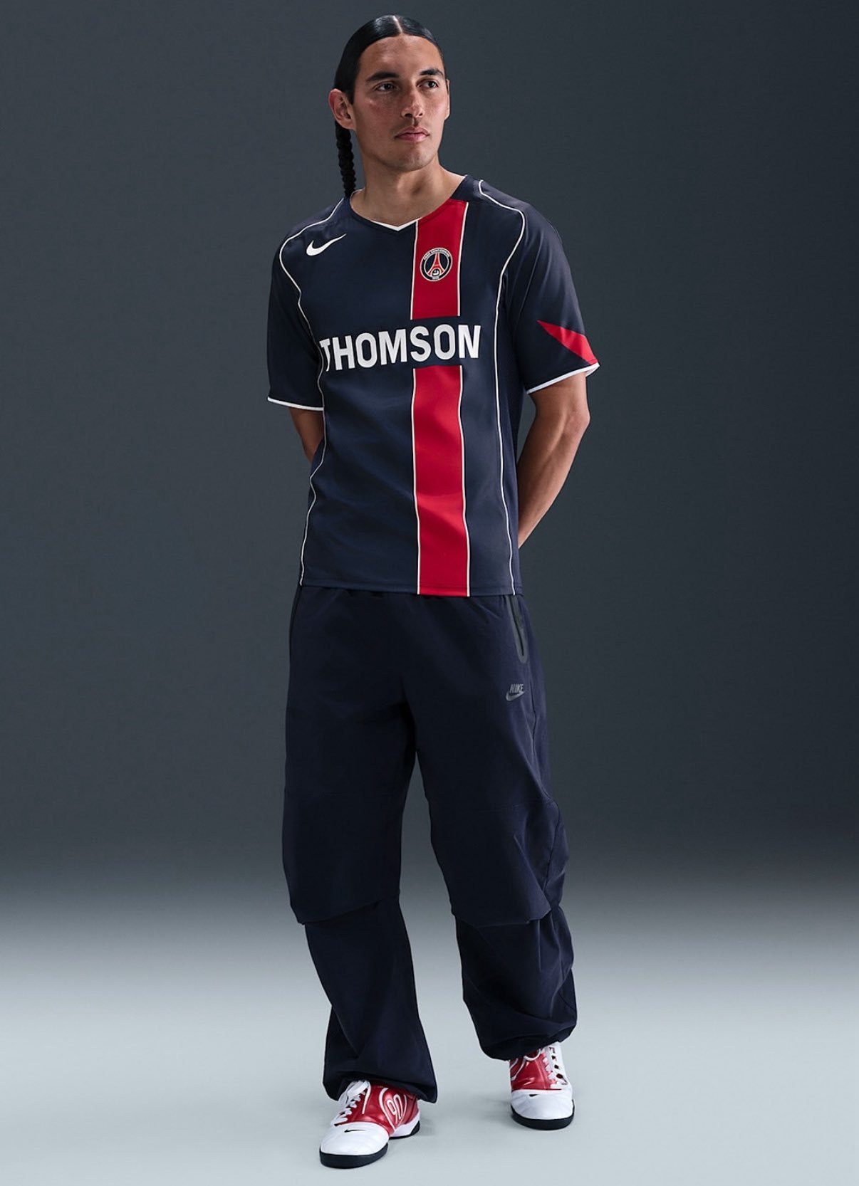 法国球迷俱乐部[超话]  与 Nike 和 Thomson 合作重新发行 200
