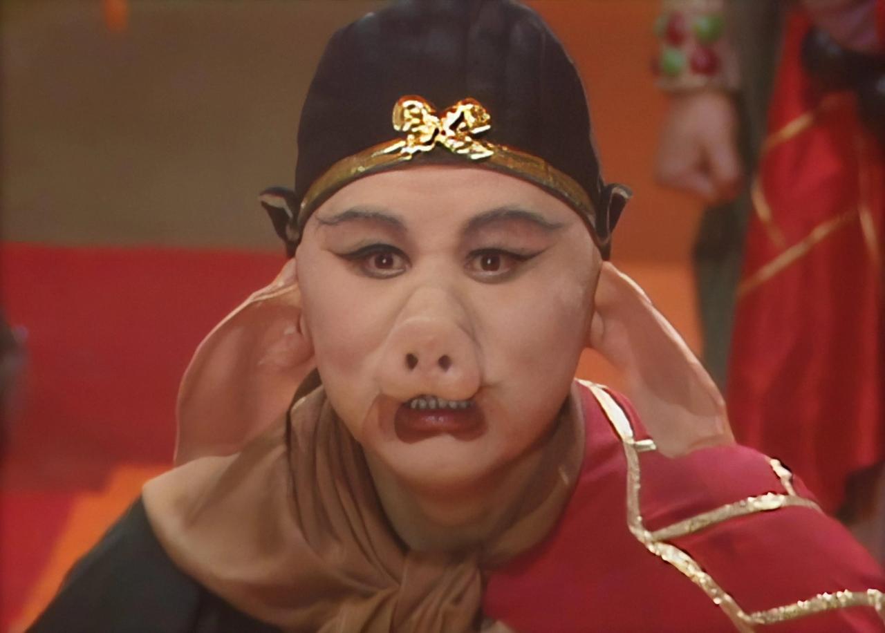 农历腊月初五这一天还是天蓬元帅的诞辰日，天蓬元帅在民间的认知里，就是《西游记》里