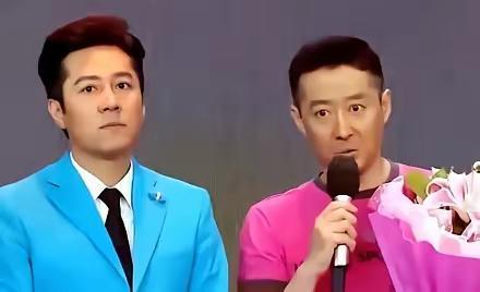 蔡国庆没能把弟弟蔡军带入娱乐圈，恰好父母身体不好。蔡国庆没直接接济，而是每月给2