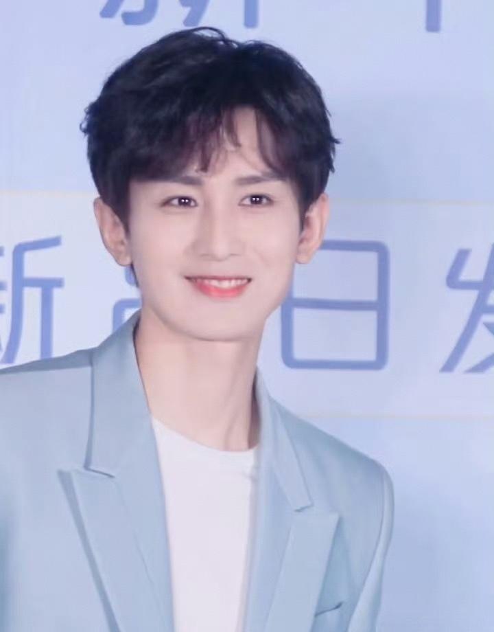 电视剧两京十五日成毅独一份的苏感 踮起脚尖，吻到爱！