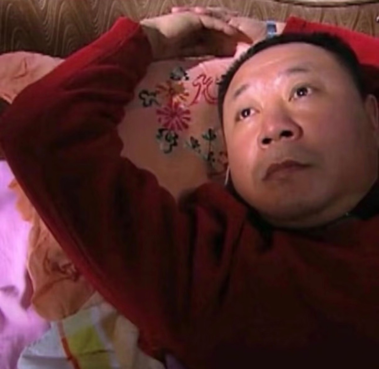 没有什么伦理道德的矛盾，就是家里有矛盾的家事，但我感觉女儿似乎和父亲的关系没那么