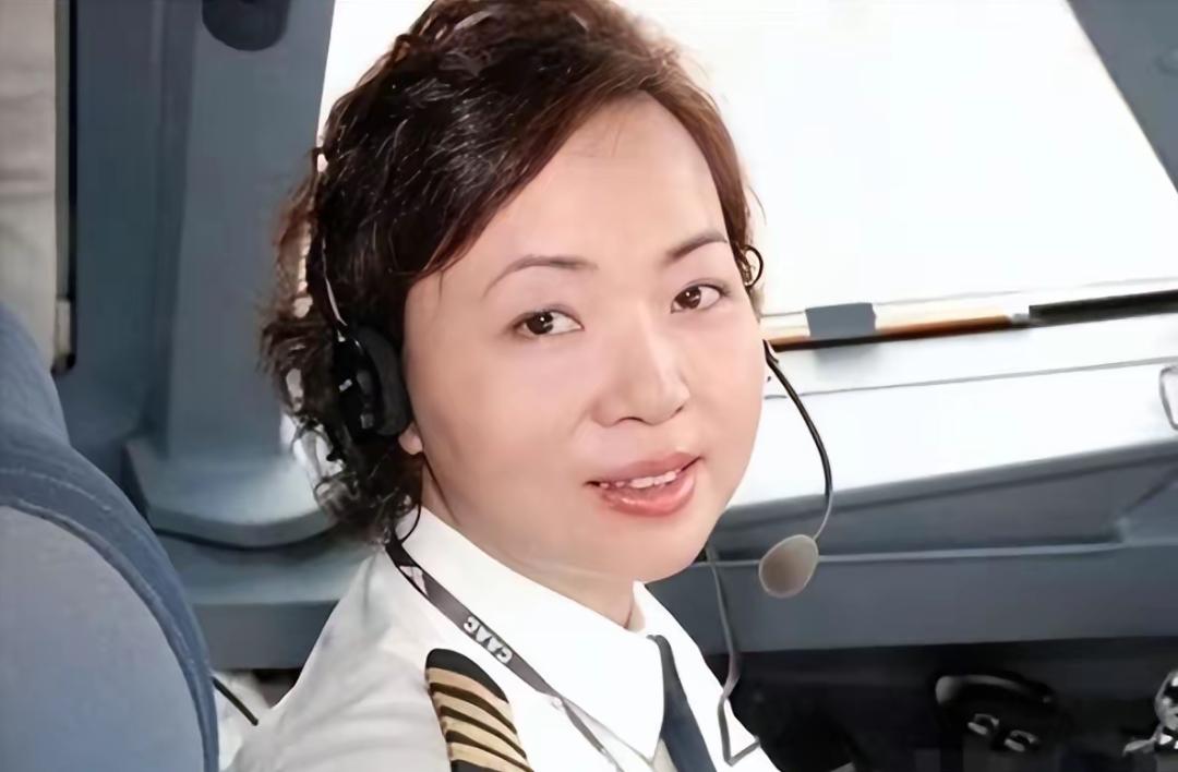 王牌女飞行员刘宇环：退役后遭多家航空公司疯抢，身价一路飙升，最终成为国内最贵民航