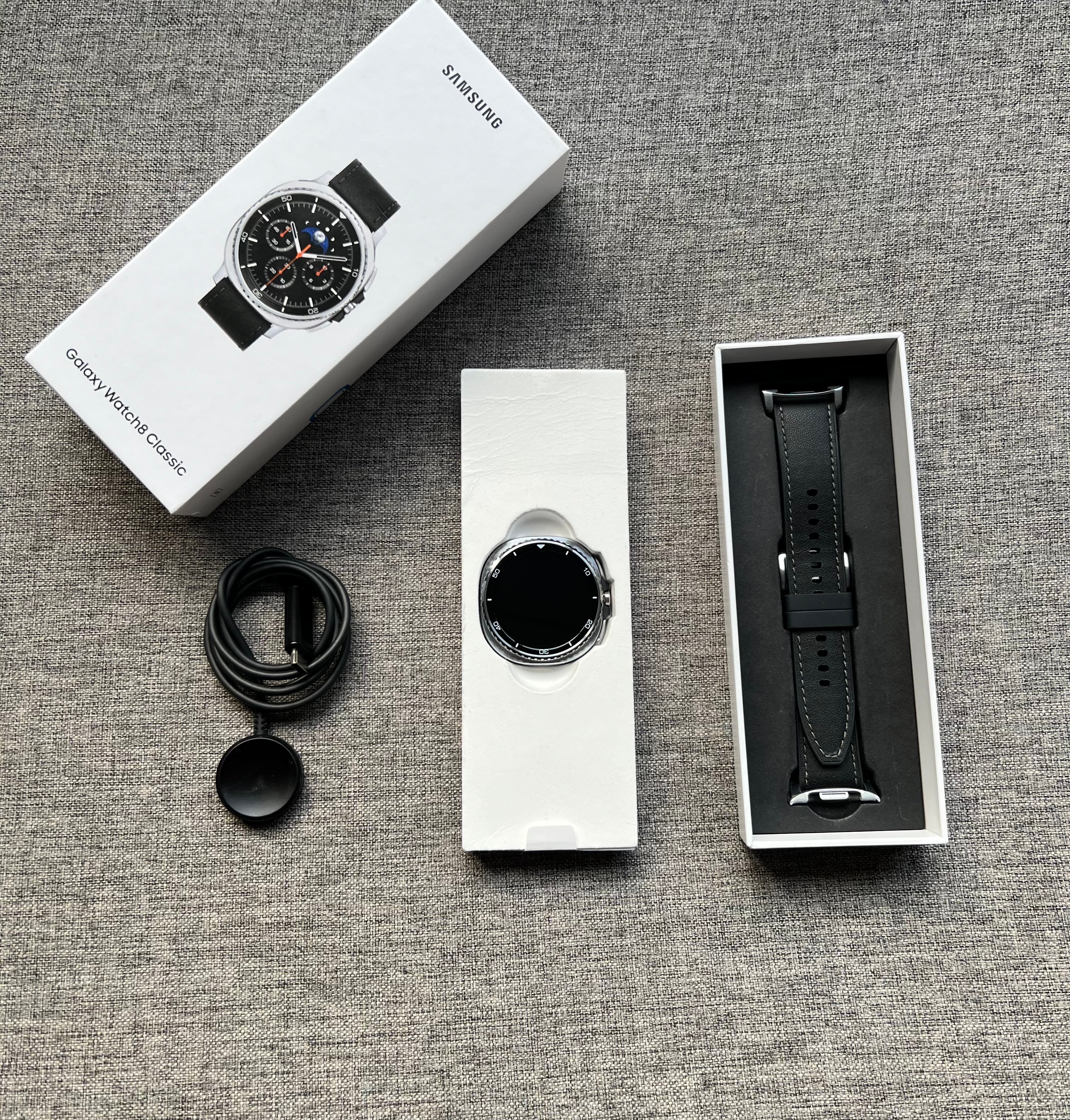 三星Watch8 Classic 蓝牙版 46mm 月陨黑，屏幕小划痕，外壳轻微