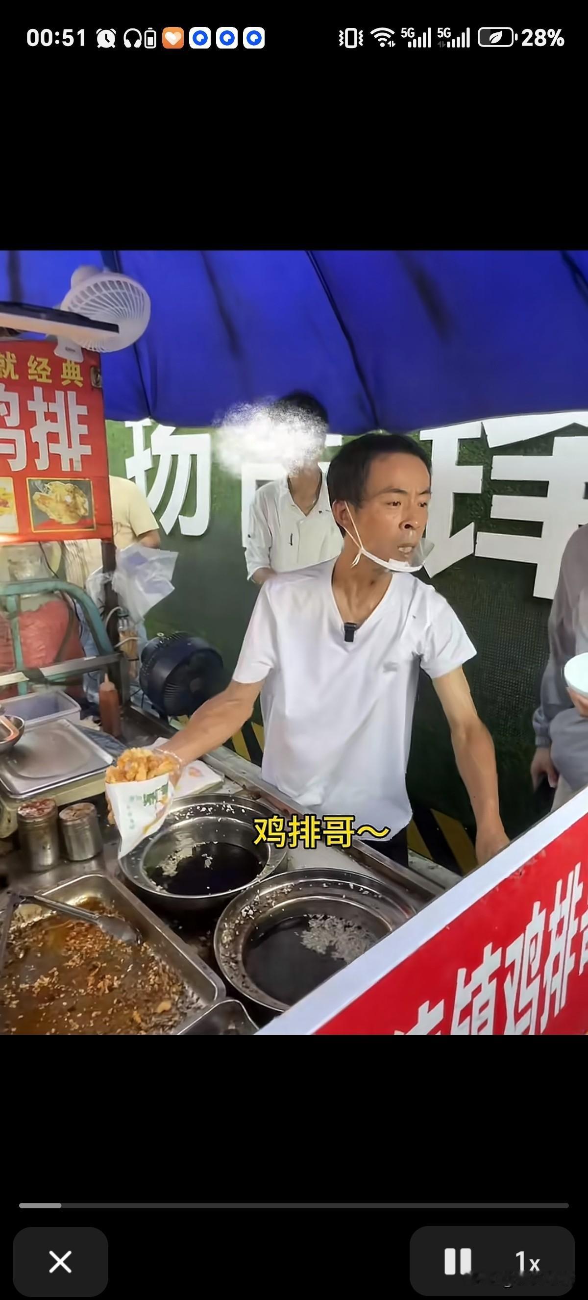 这下名气大了！
不仅在江西景德镇，全国人民都知道了！
谁会想到，“鸡排哥”在国庆