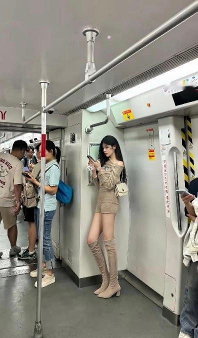 这么热的天气会闷脚吗