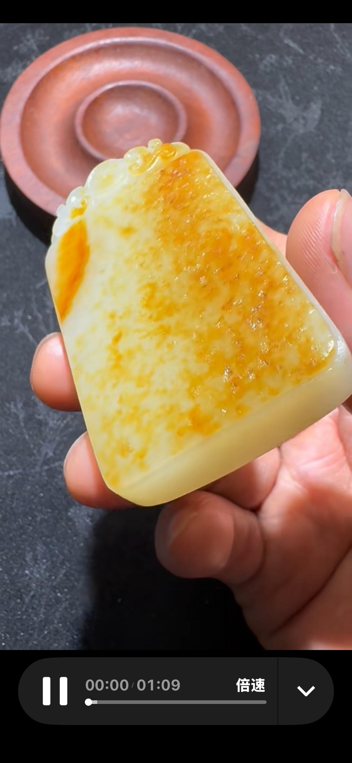 我做和田玉生意十几年了，卖得最多的就是下面这五种适合男士佩戴的经典题材挂件。
