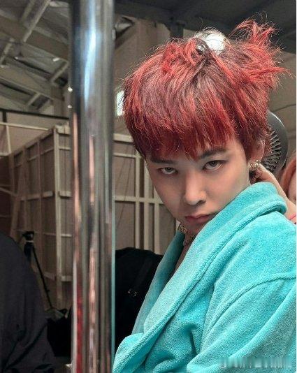 #还我妈生权志龙# 不懂就问？为什么权志龙现在的状态这么好？谁敢信这是权志龙最新