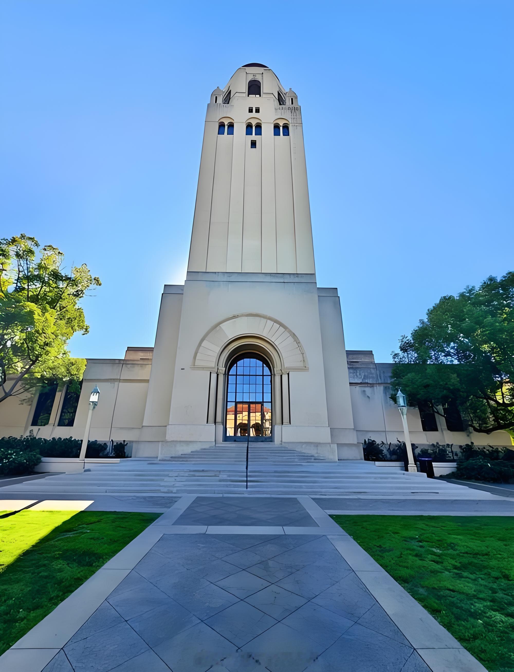 云南禁毒像法学、新闻学、以及教育学这帮人，要么有什么国外留学经历，要么就是长期在