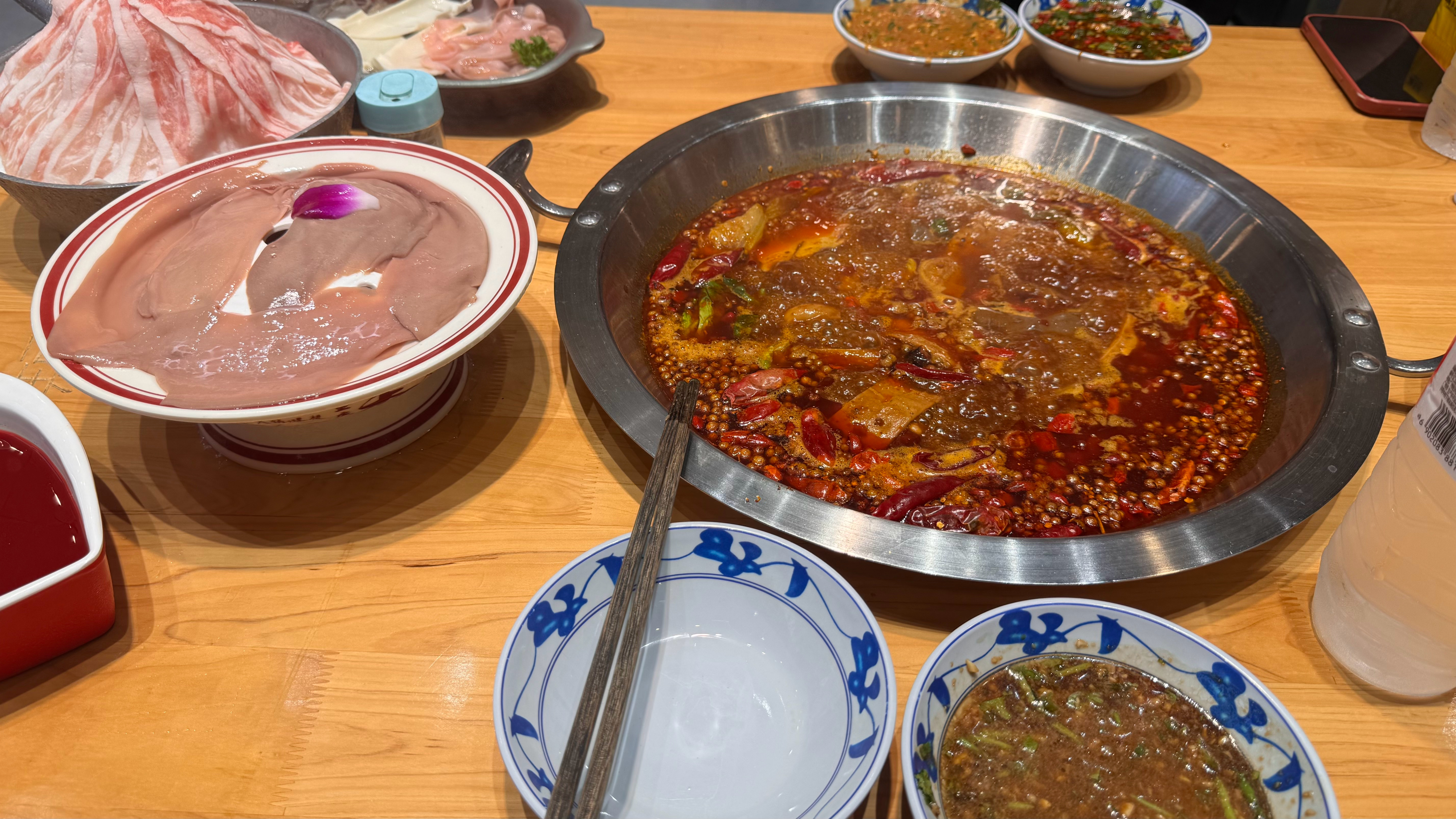 吃饭吃饭，补一句大家中秋快乐[老师爱你] ​​​