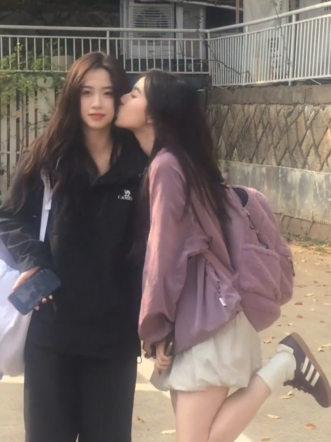 这两位美女是谁？求🆔 ​​​