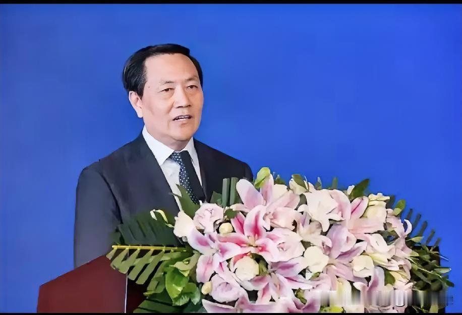 这条通报的信息量太大了，值得多看两眼。
7月3号，中央纪委发消息：中国亚洲经济发