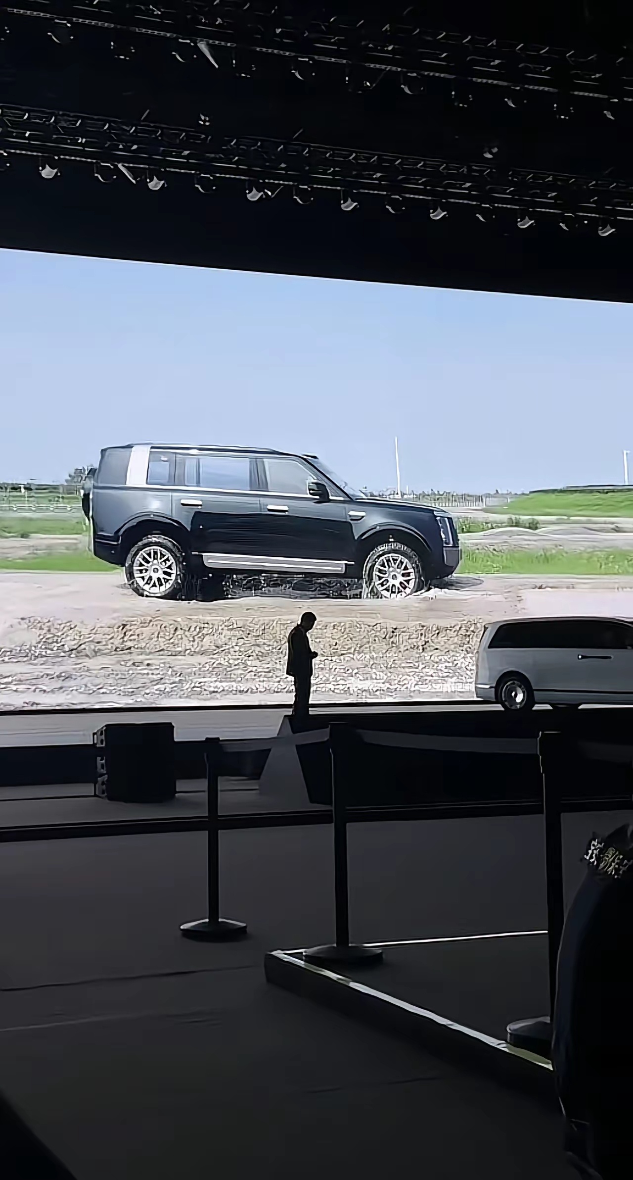 享界G9新车发布会，涉水测试。大家怎么看？ 