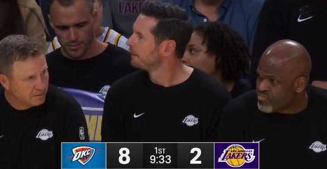 湖人主帅雷迪克对八村塁真是忍无可忍了！在昨天湖人主场迎战雷霆的比赛中，当时比赛进