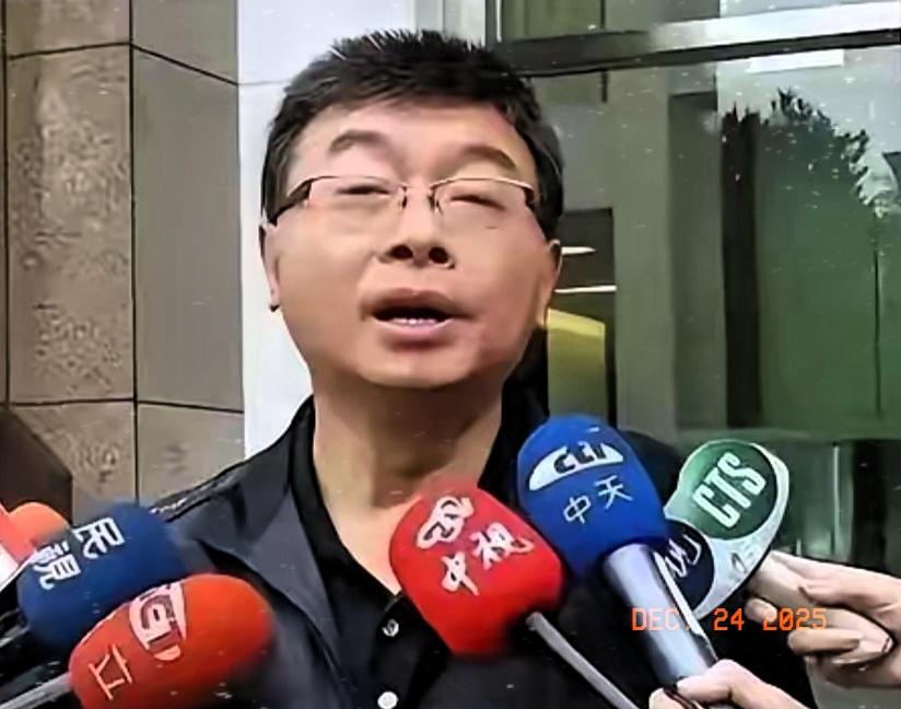 台海知名评论员邱毅是真敢说，他直言：“倘若中国人民解放军踏上台海地区的土地，台海